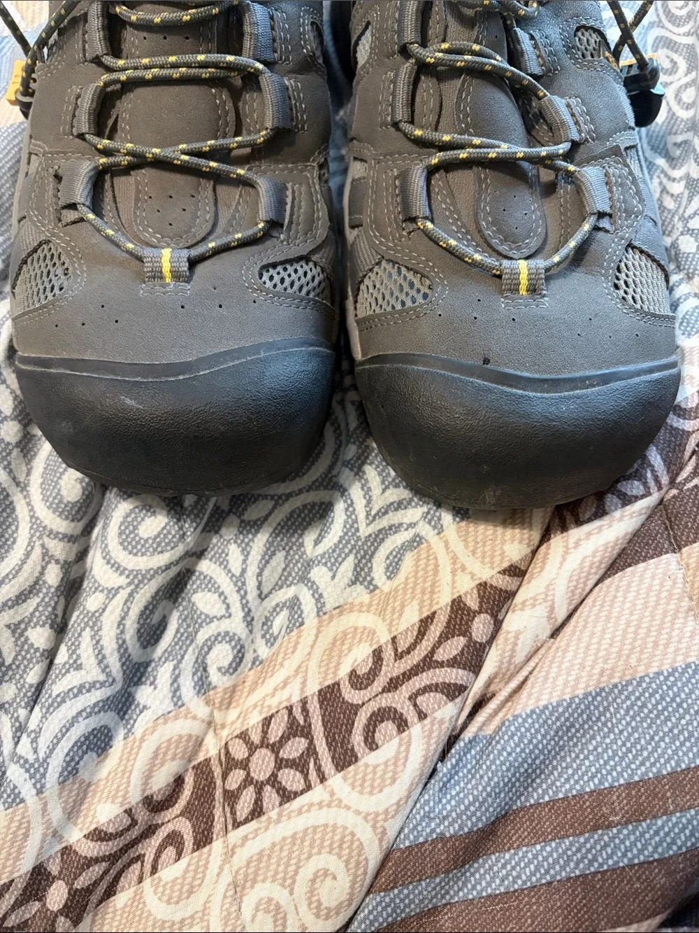 KEEN McKenzie Shoes Men's Size 9.5 Outdoor Black/Gray Waterproof Performance